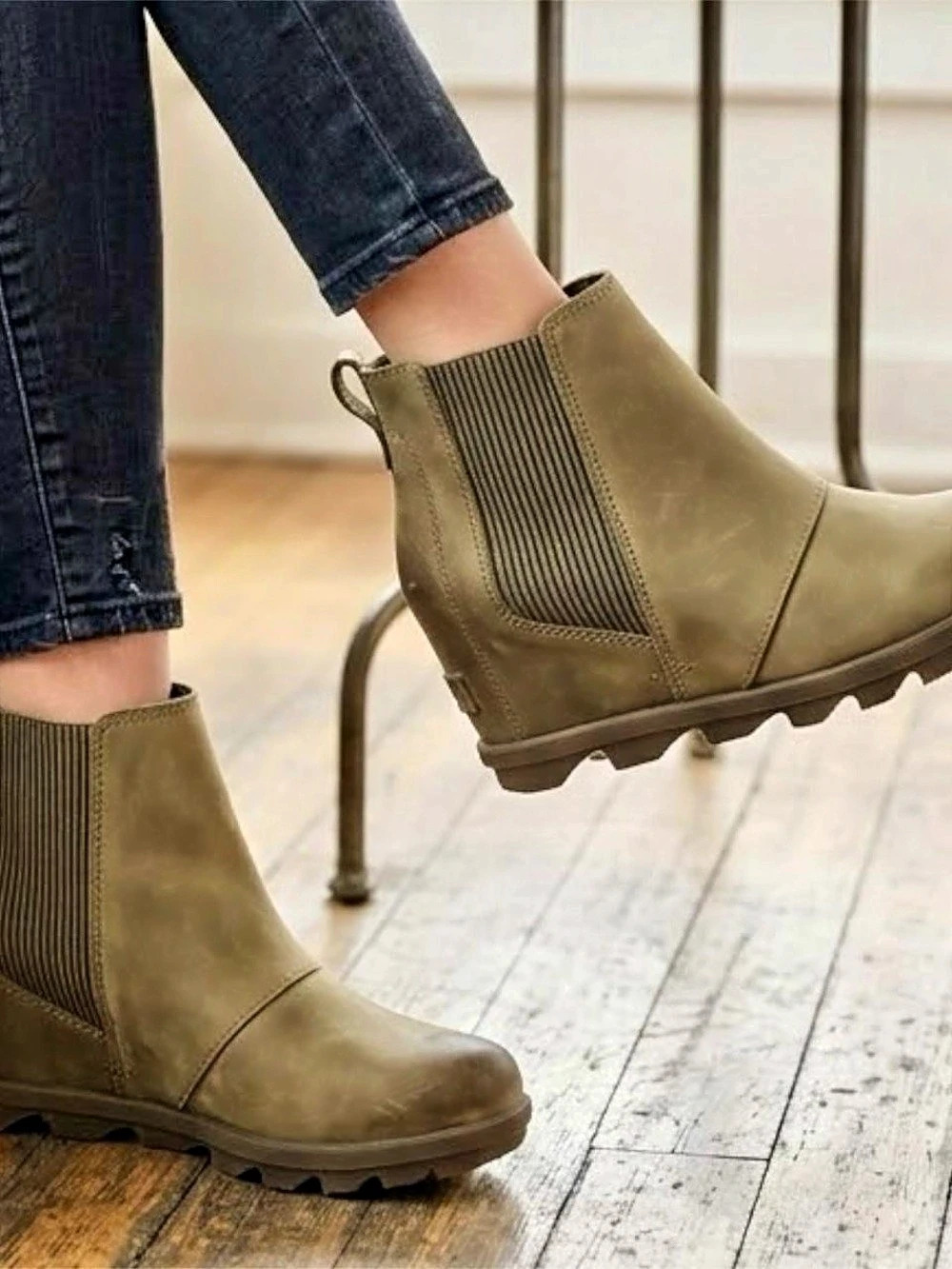 Sorel Joan of Arctic Wedge Chelsea Boots Green US 8.5